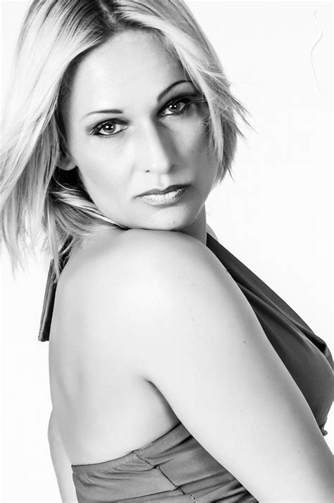 Welna Massey - JHB, ZA - a model from South Africa | Model Management