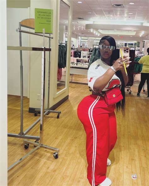 (@the0nlymauriadabarb) • Instagram photos and videos