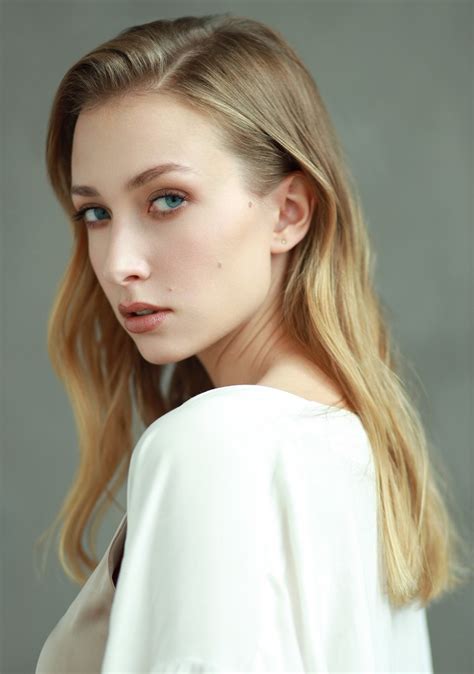 ЛАРИСА КУЛАКОВА – Март
