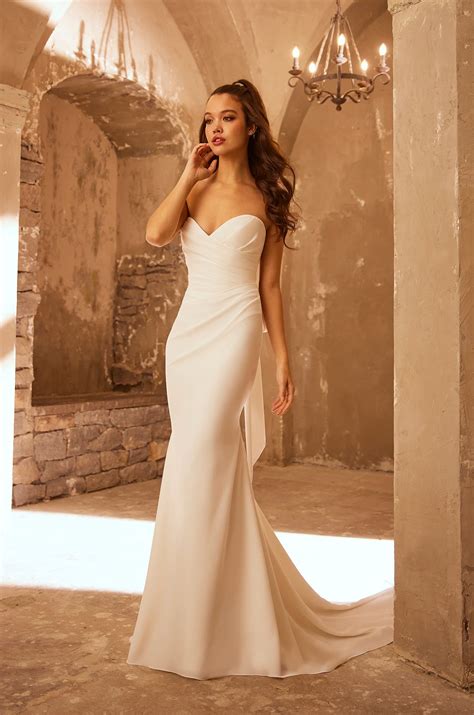 Paloma Blanca: P5105 – Camellia Wedding Gown | Bridal Store | Wedding