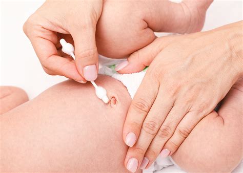 Como Limpar Umbigo De Bebê - Como limpar o umbigo do bebê? Tire esta e outras dúvidas! - Xique Xique ...