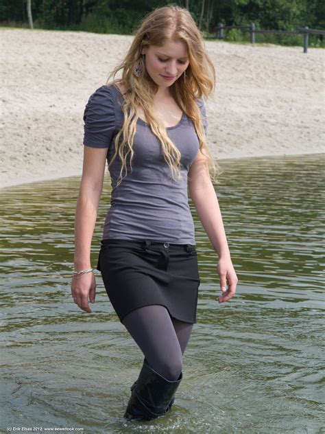 Girls In Wet T Shirts