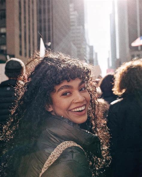 Frizzy curls uploaded by herlucidsky on we heart it – Artofit