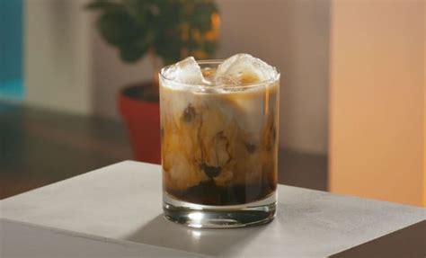 Iced Flat White Recipe: Your Next Comfort Drink! - CoffeeHow