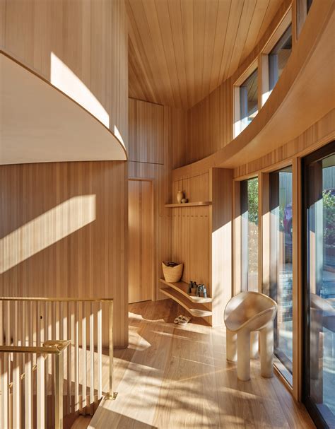 This Round House Captures 360-Degree Views of San Francisco Bay
