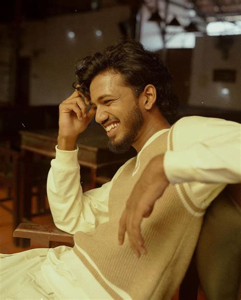 Aavesham movie fame hipster latest photos trending | എട മോനേ അടിച്ച് ...