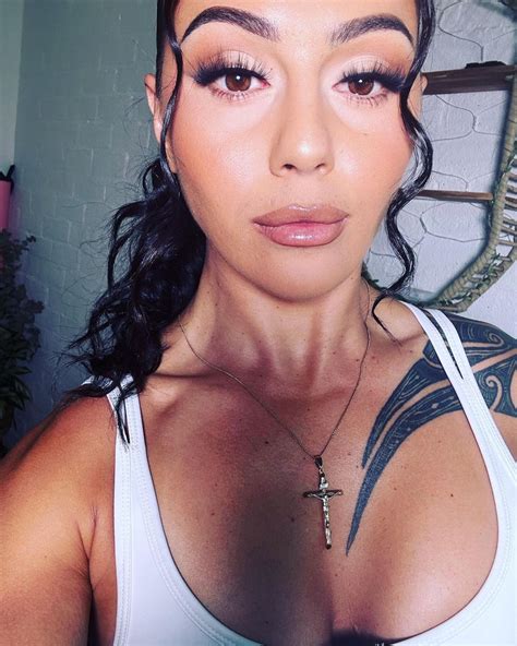 Sexy boxerka přišla na vážení v namalovaném dresu - Lajk