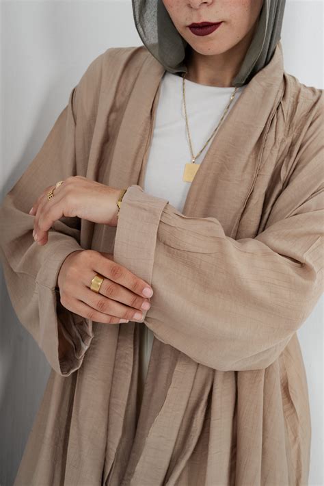 Aira in Beige - DAI