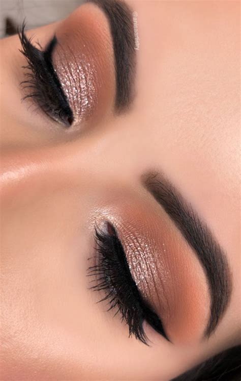 Soft Glam Makeup Looks To Try This Season, Eyeshadow makeup Ideas