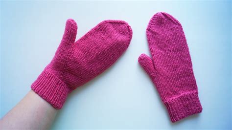Варежки спицами. Палец индийским клином. Подробный МК. How to knitt a ...