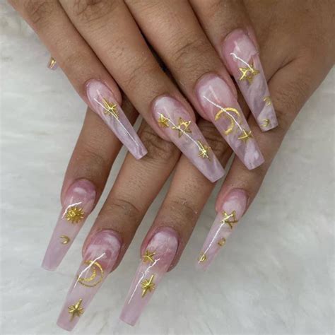 LOVELY NAILS