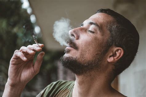 Почему от каннабиса краснеют глаза? - https://jahgrow.com