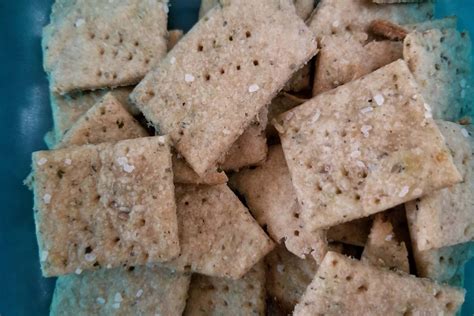 Recipe - Sourdough Whole Wheat Crackers - Baking Priority