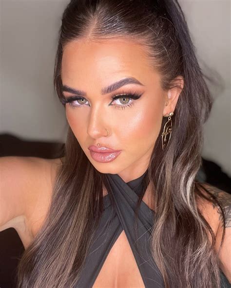 TW Pornstars - ARABELLA🌹. Twitter. Wanna ruin a pretty face?. 9:51 PM