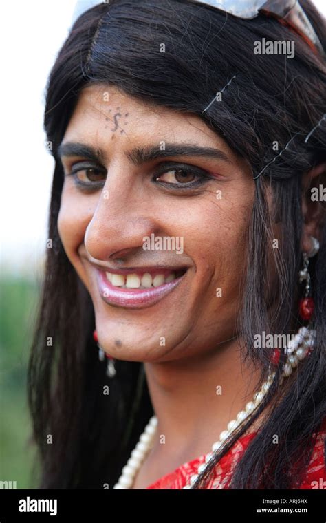 Ladyboy Banque de photographies et d’images à haute résolution - Alamy