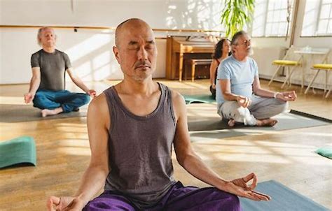Yoga vs. Meditation: Similarities and Differences for Seniors