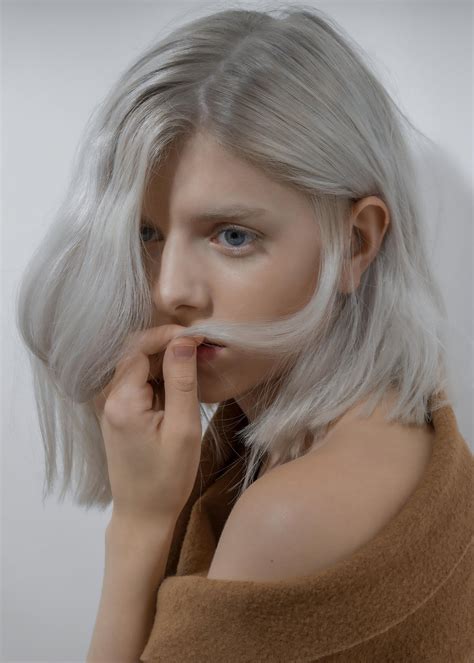 Aurora Aksnes [4017x5622] : r/HighResCelebs