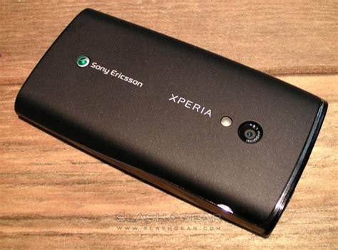 sony ericsson xperia  hands