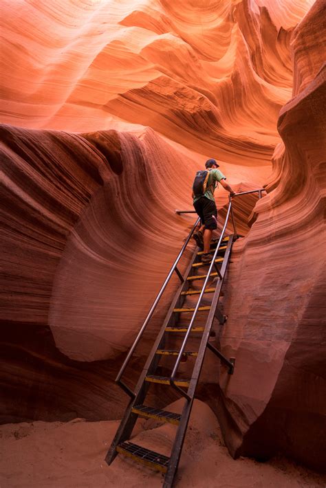 Upper vs. Lower Antelope Canyon: Which Antelope Canyon Tour is Better ...