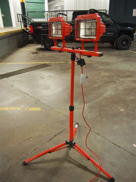 double commercial electric work light  bulb  replacing