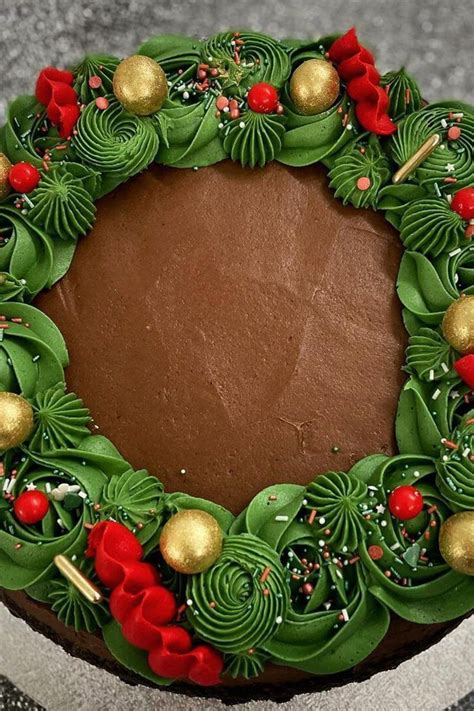 Festive Christmas Cake Designs