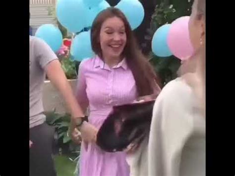 Шар на определение пола - YouTube