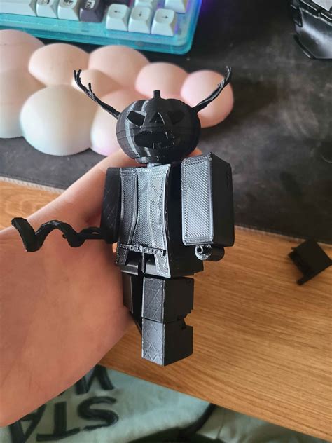 🦸 Pinless Roblox Foresaken Dusekkar 4" scale・Free STL File for 3D