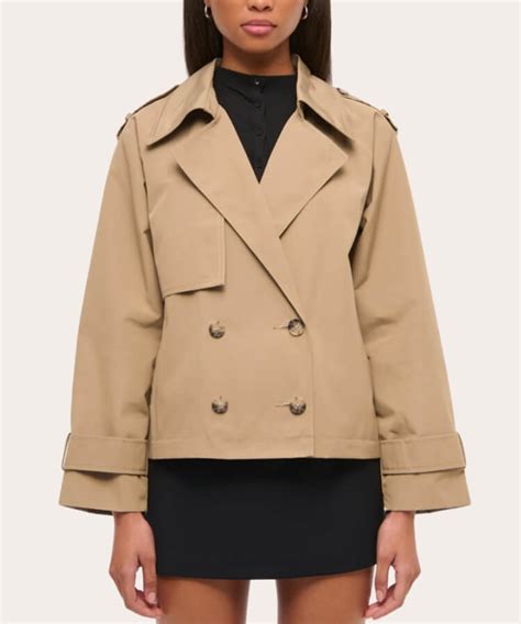 The Cropped Trench Coat Trend Has Taken Over Spring Layering
