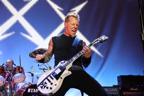 james-hetfield-iron-cross - Aprenda Violão e Guitarra