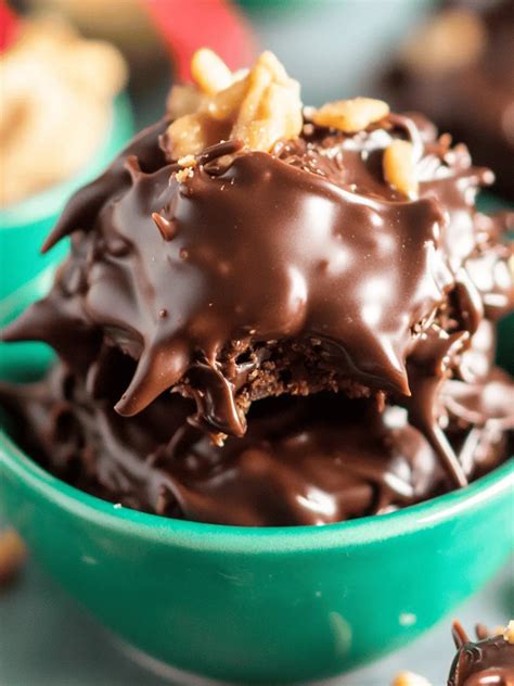 Easy No-Bake Chocolate Peanut Butter Haystack Cookies You’ll Love