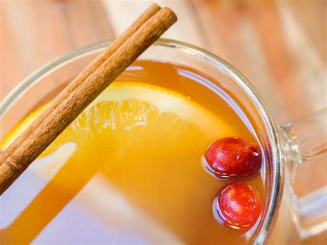 Mulled Orange-Spiced Apple Cider | Sunkist
