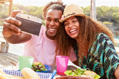 scientists  figured   people    selfies earthcom