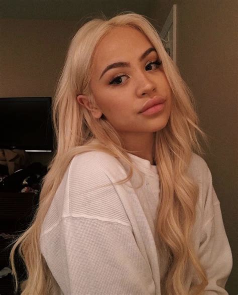 Baddie🤩 @T00Lit | Blonde hair black girls, Platinum blonde hair, Silver