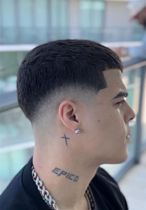 Buzz Cut Alto Em Cima - Conheça o Buzz Cut e 2 Variações Deste Corte Raspado Masculino | New ...