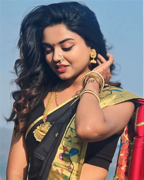 Samruddhi Takke🦋 | Let Me Just Nath-up👀🖤 . #sareepost #saree #sareepact