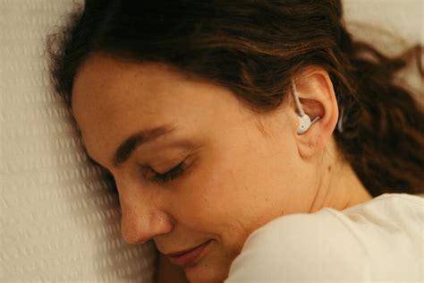 Pode Dormir Com Algodão No Ouvido - Dormir com fones de ouvido faz mal? Saiba o que diz o especialista