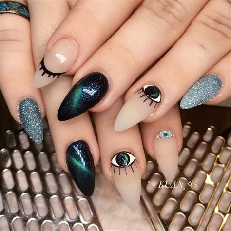 Colores de uñas para que te despidas de los tonos aburridos