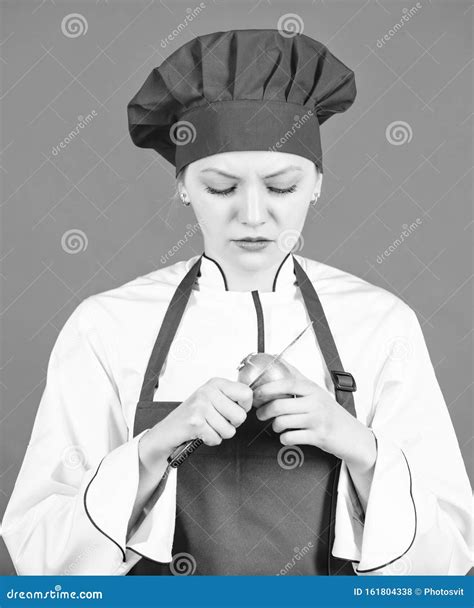 how to chop onion without crying 12