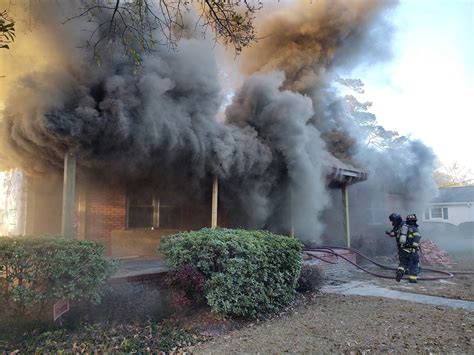 Multiple agencies respond house fire in West Ashley | WCBD News 2