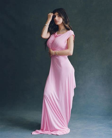pin  mia khalifa  sexy