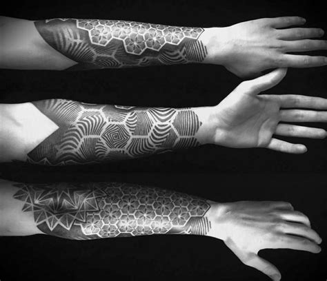 Amazing Dotwork/blackwork geometric tattoo | Geometrie tattoo, Tattoos mit heiliger geometrie ...