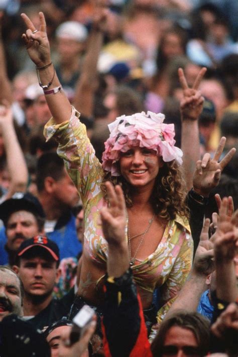 A Look Back at the Best Vintage Festival Fashion | Vintage festival ...