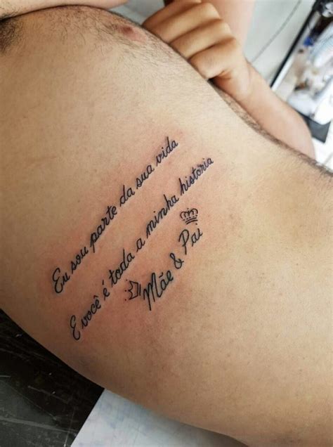Tatuagem Com Nome Do Marido Na Costela - 20 Ideias de Tatuagem na Costela Masculina | Homens que se Cuidam