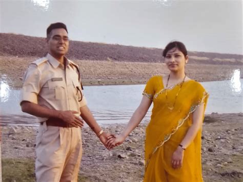 ‘12th Fail' IPS officer Manoj Sharma posts old pic with wife Shraddha ...