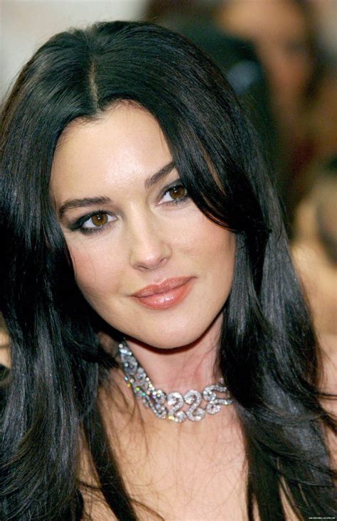 Impresionante Fondo De Pantalla De Monica Bellucci 100+] Fondos De