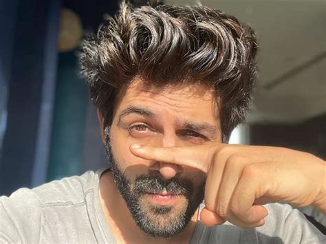 Kartik Aaryan’s Hairstyle Journey: From Boy Next Door to Style Icon