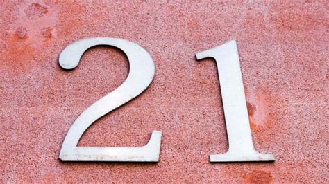 2112 znaczenie liczby anielskiej i godziny lustrzanej