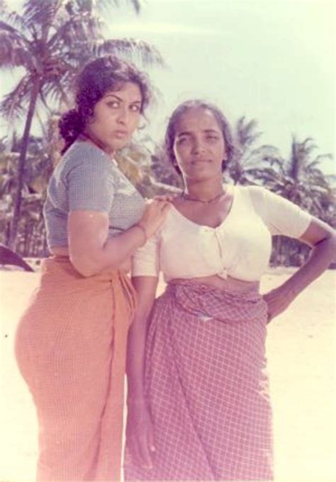 Chemmeen Movie Stills-Gallery-Photos-Madhu-Sathyan-Sheela-Onlookers ...
