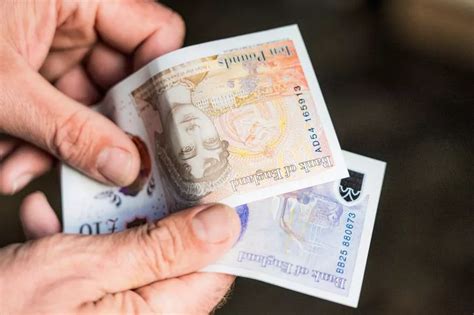 DWP and HMRC confirm autumn £300 cost of living payment dates and who ...