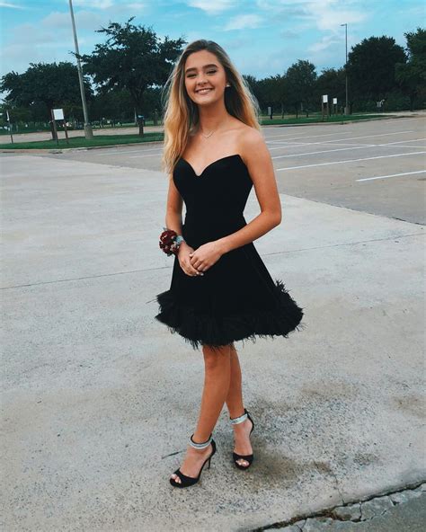 324.4k Likes, 1,980 Comments - lizzy🍒リジー (@lizzy_greene) on Instagram ...